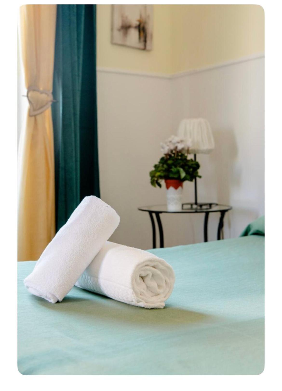 Glam Sm Maggiore Guest House Roma Esterno foto