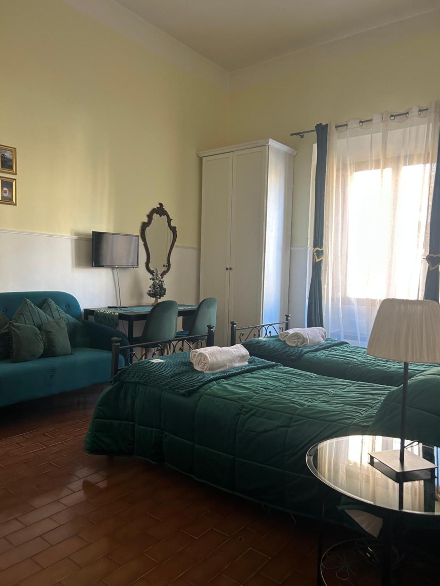 Glam Sm Maggiore Guest House Roma Esterno foto
