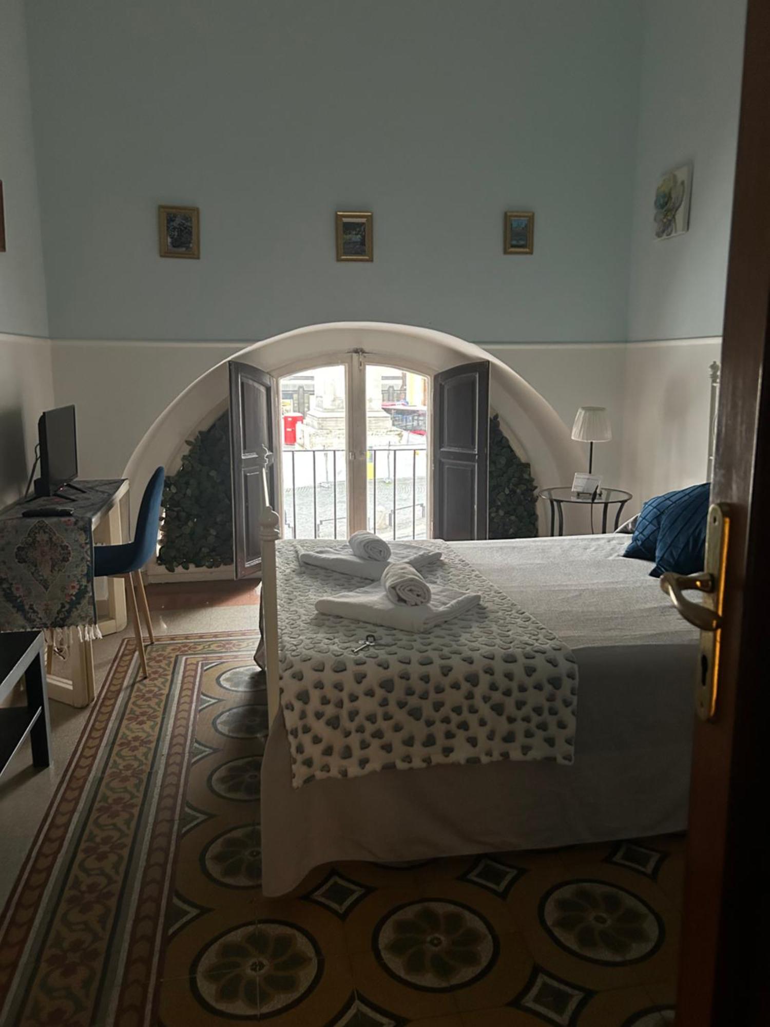 Glam Sm Maggiore Guest House Roma Esterno foto