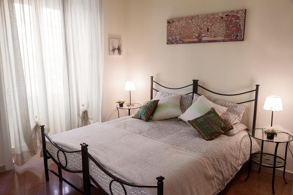 Glam Sm Maggiore Guest House Roma Esterno foto