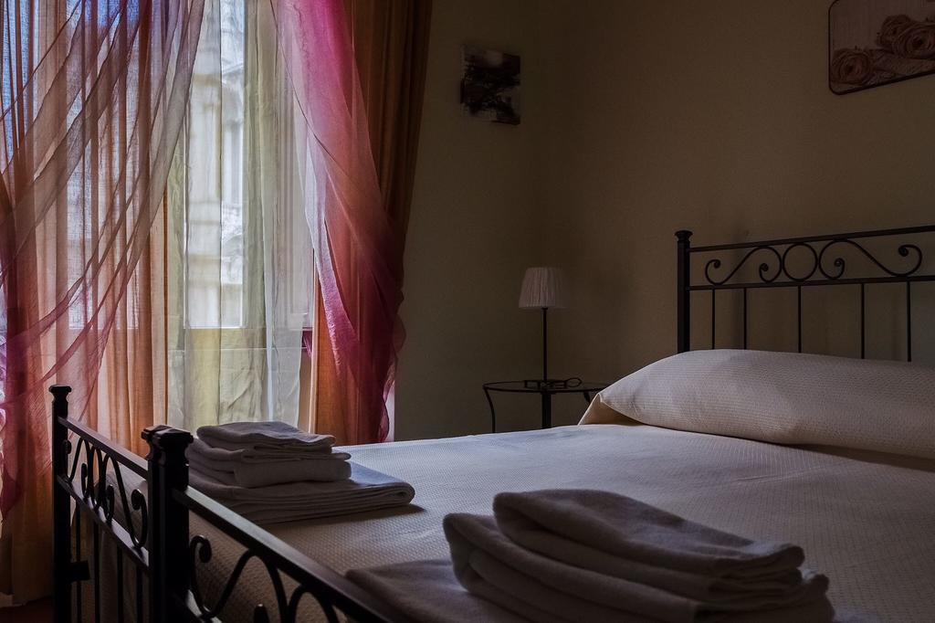 Glam Sm Maggiore Guest House Roma Esterno foto