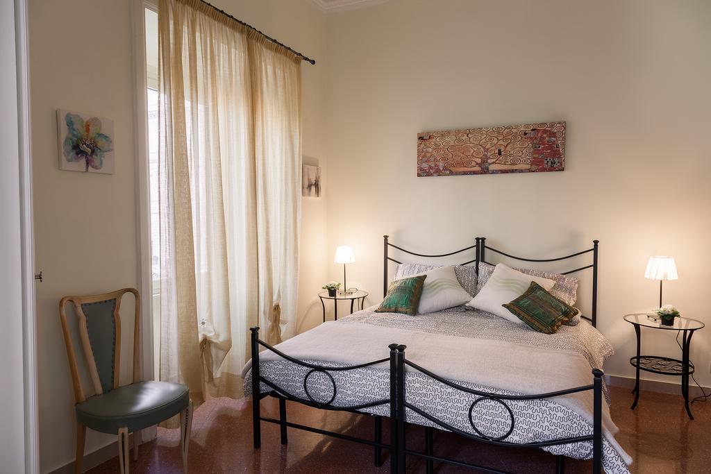 Glam Sm Maggiore Guest House Roma Esterno foto